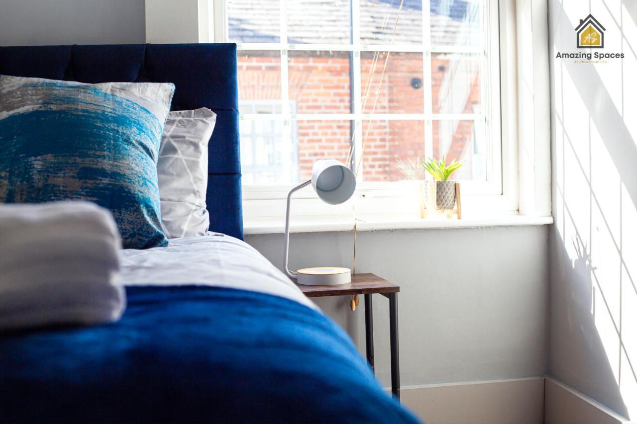 City Centre 2 Bed Flat Sleeps 3 For Work And Leisure With Free Wifi By Amazing Spaces Relocations Ltd Warrington  Exterior foto