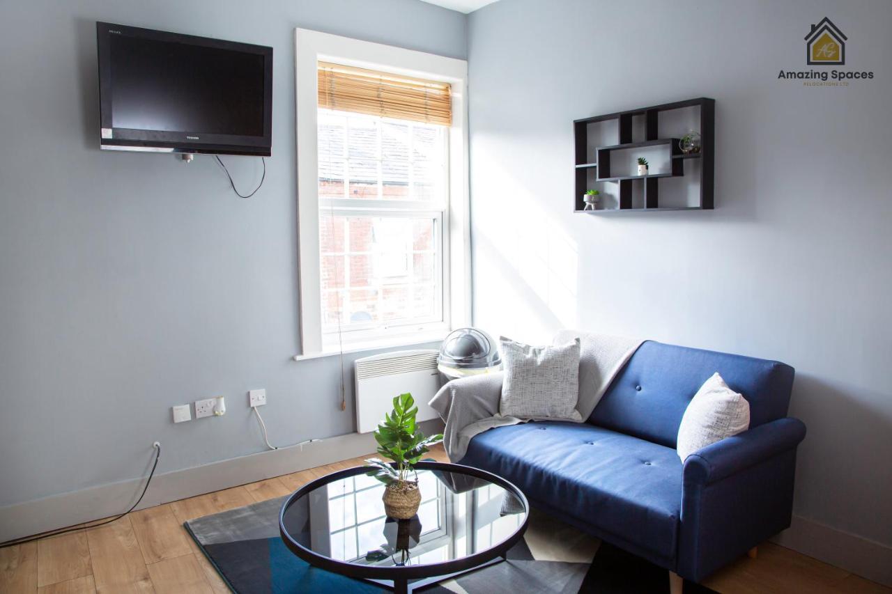 City Centre 2 Bed Flat Sleeps 3 For Work And Leisure With Free Wifi By Amazing Spaces Relocations Ltd Warrington  Exterior foto