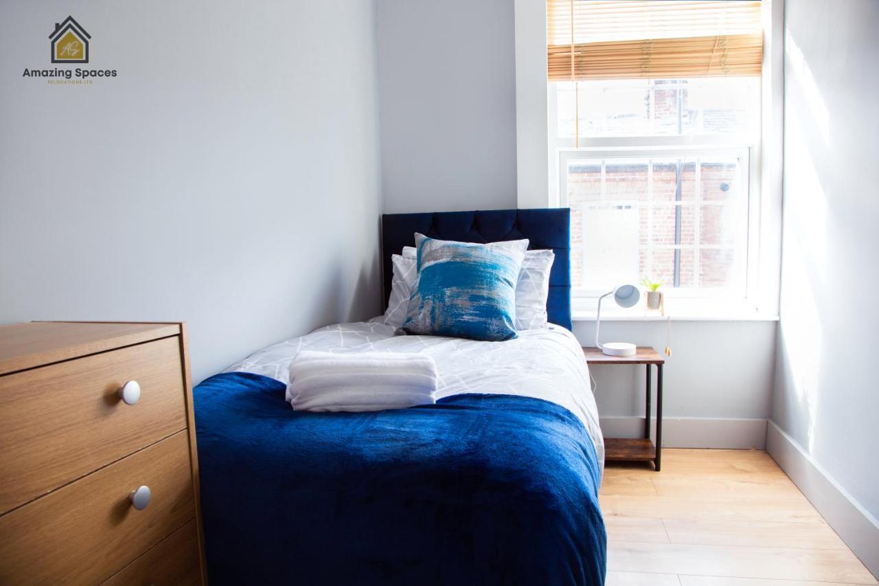City Centre 2 Bed Flat Sleeps 3 For Work And Leisure With Free Wifi By Amazing Spaces Relocations Ltd Warrington  Exterior foto