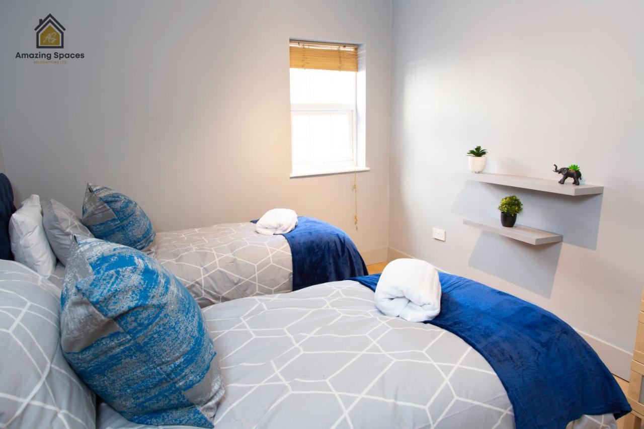 City Centre 2 Bed Flat Sleeps 3 For Work And Leisure With Free Wifi By Amazing Spaces Relocations Ltd Warrington  Exterior foto
