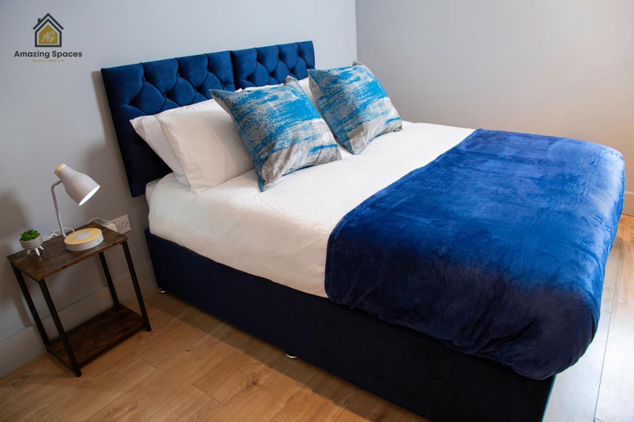 City Centre 2 Bed Flat Sleeps 3 For Work And Leisure With Free Wifi By Amazing Spaces Relocations Ltd Warrington  Exterior foto